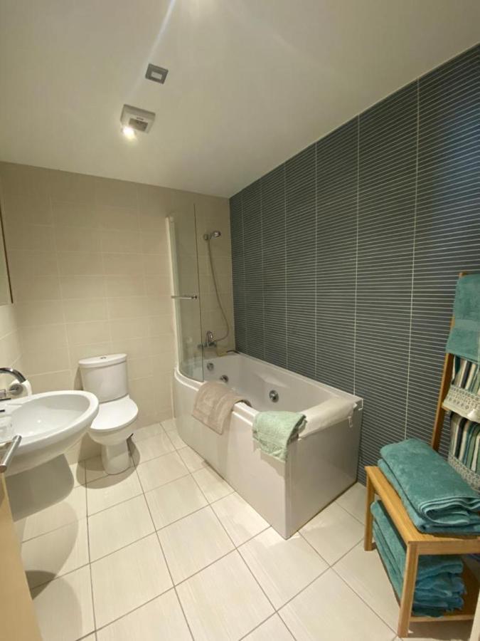 Cosy 3 Bedroom Apartment In Central Portrush With Sea Views Eksteriør billede