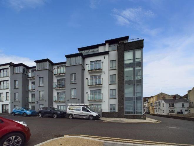 Cosy 3 Bedroom Apartment In Central Portrush With Sea Views Eksteriør billede