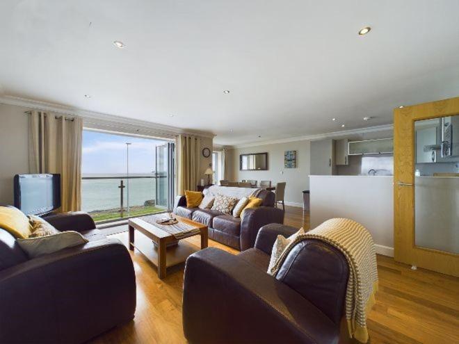 Cosy 3 Bedroom Apartment In Central Portrush With Sea Views Eksteriør billede